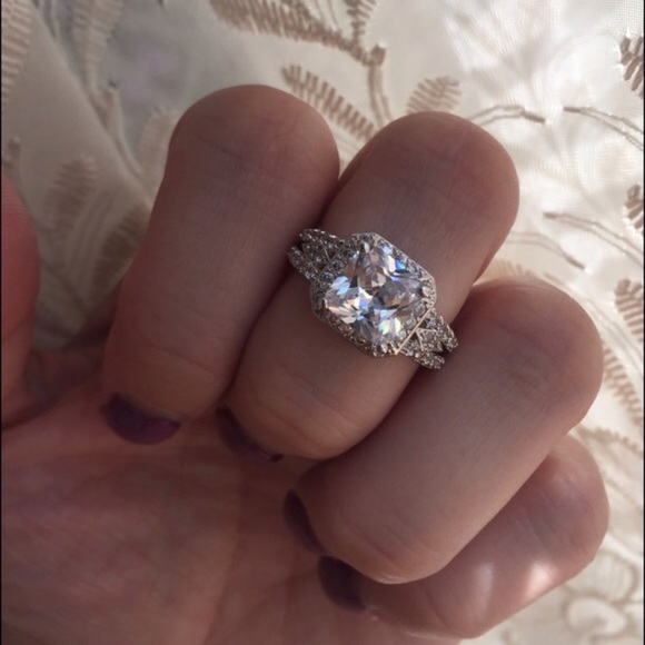 🏆HOST PICK🏆💫💎Antique Style Faux Diamond Ring - Picture 4 of 5